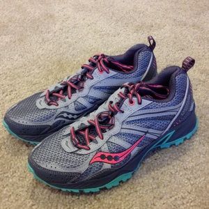 Women's Saucony sneakers