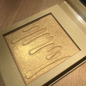 Kylie Cosmetics Kylighter in Banana Split