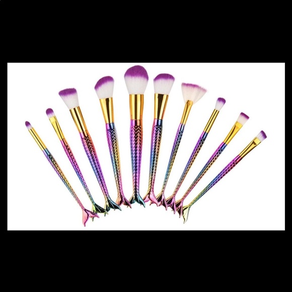 10 Piece Set Mermaid Makeup Brushes - Picture 3 of 3