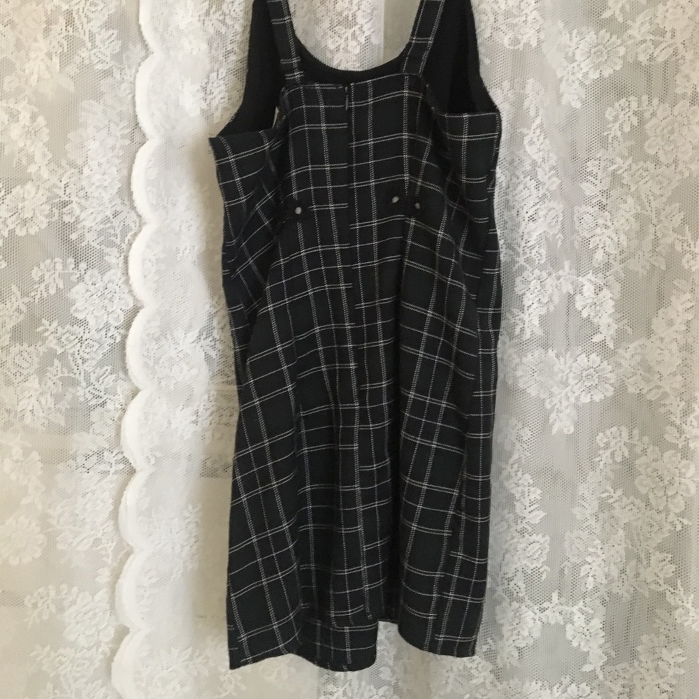 Plaid dress with black flowers - Picture 2 of 4