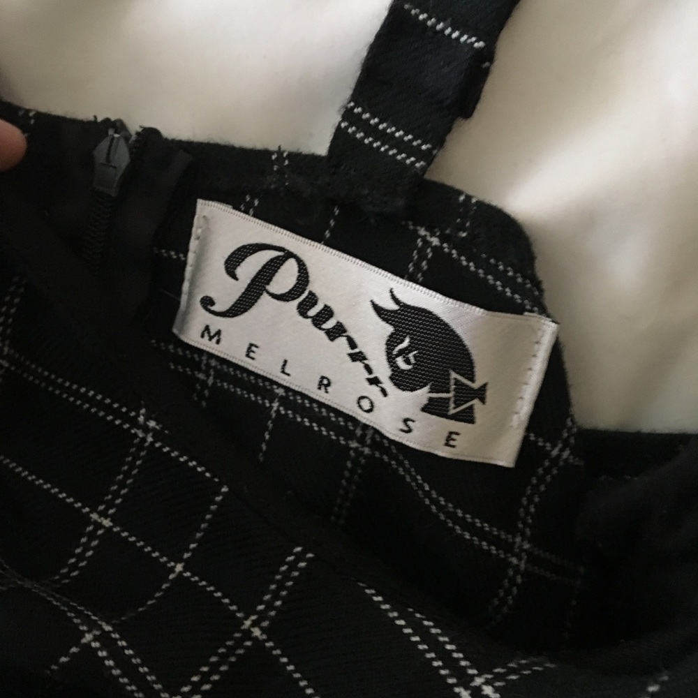 Plaid dress with black flowers - Picture 4 of 4