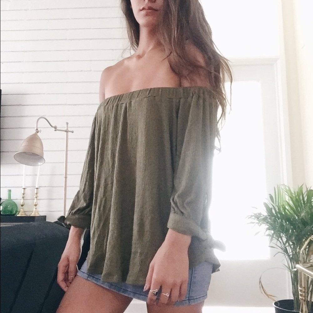 Off the shoulder linen top🍋