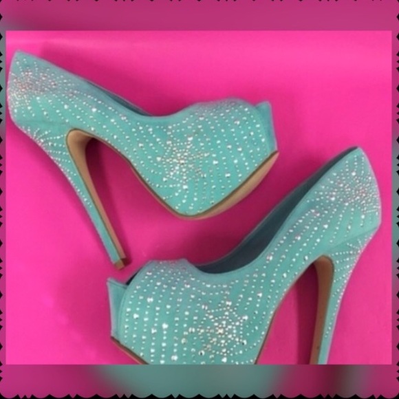 Styluxe Shoes - Final price🌺HP🌺Tiffany Blue&silver studded heels