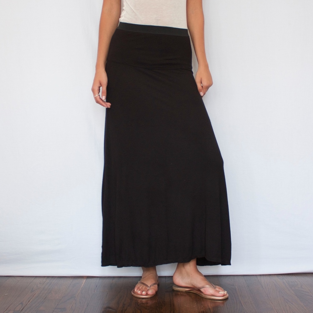 BCBG black ribbed cotton maxi skirt