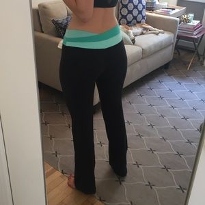 Lululemon pants with green waist