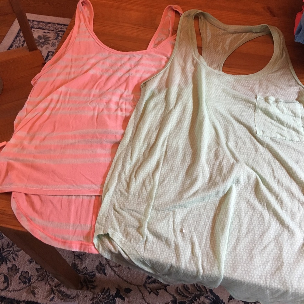 Lululemon tanks