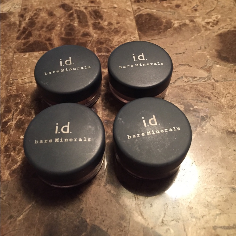 bareMinerals Set of 4 eyeshadows. Unused.