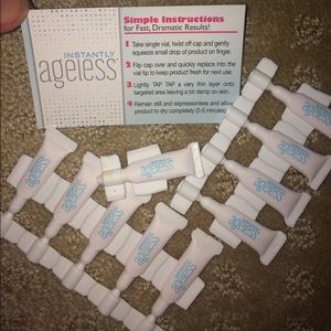 Instantly Ageless wrinkle cream 10 vials exp.12/18
