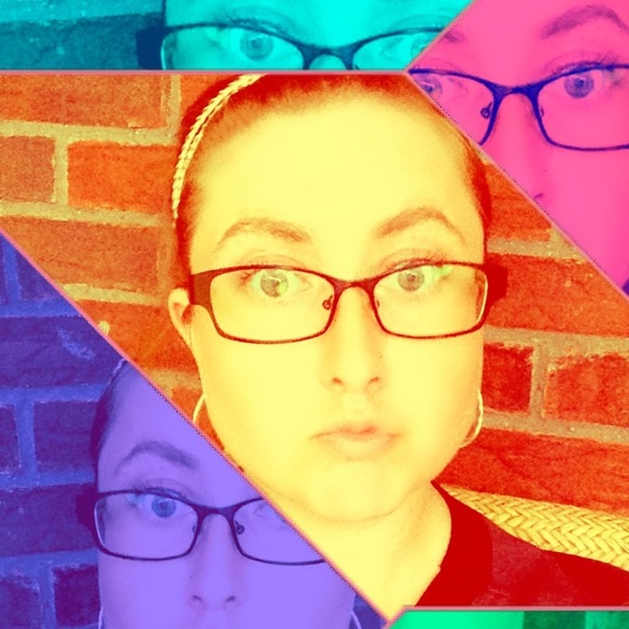 Meet your Posher, Erin - Picture 2 of 3