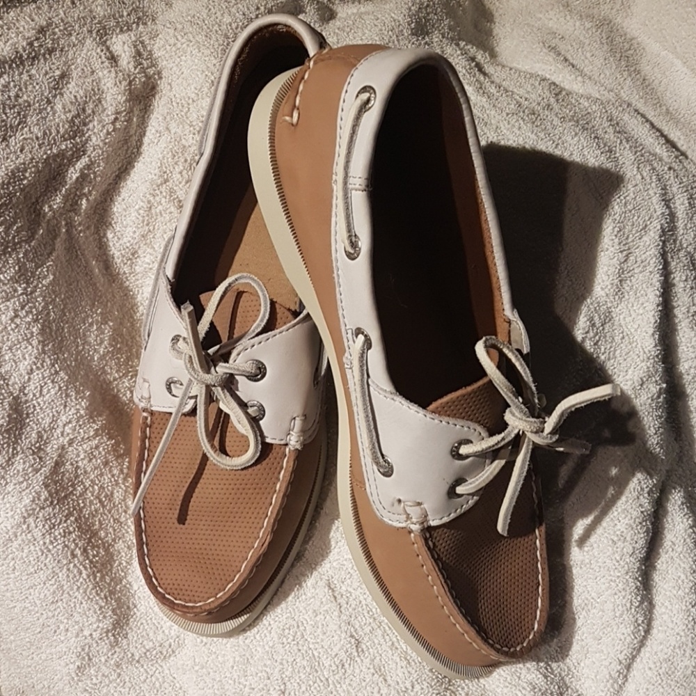 NWOT GH Bass Boat Shoes