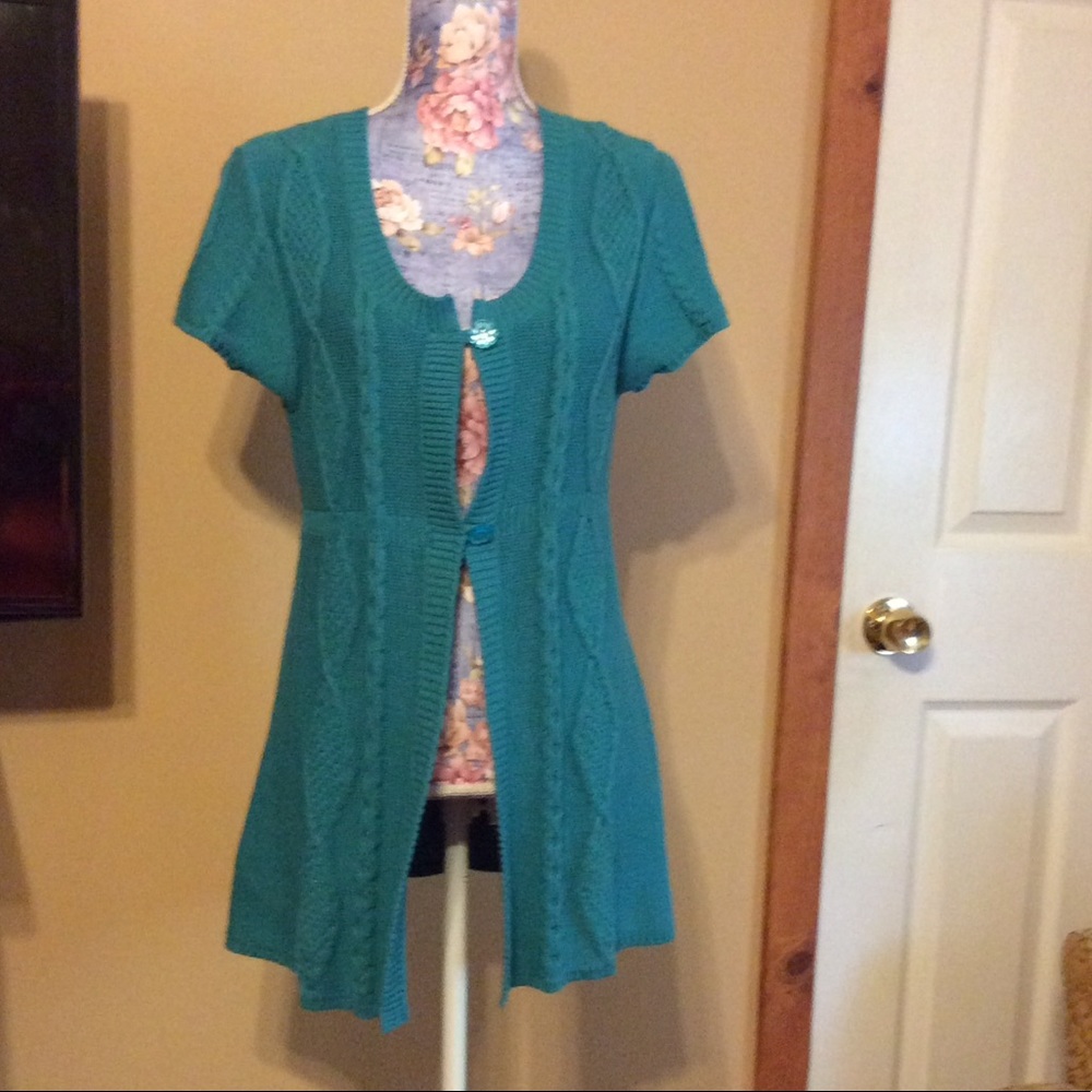 3/$15 Cute long top.