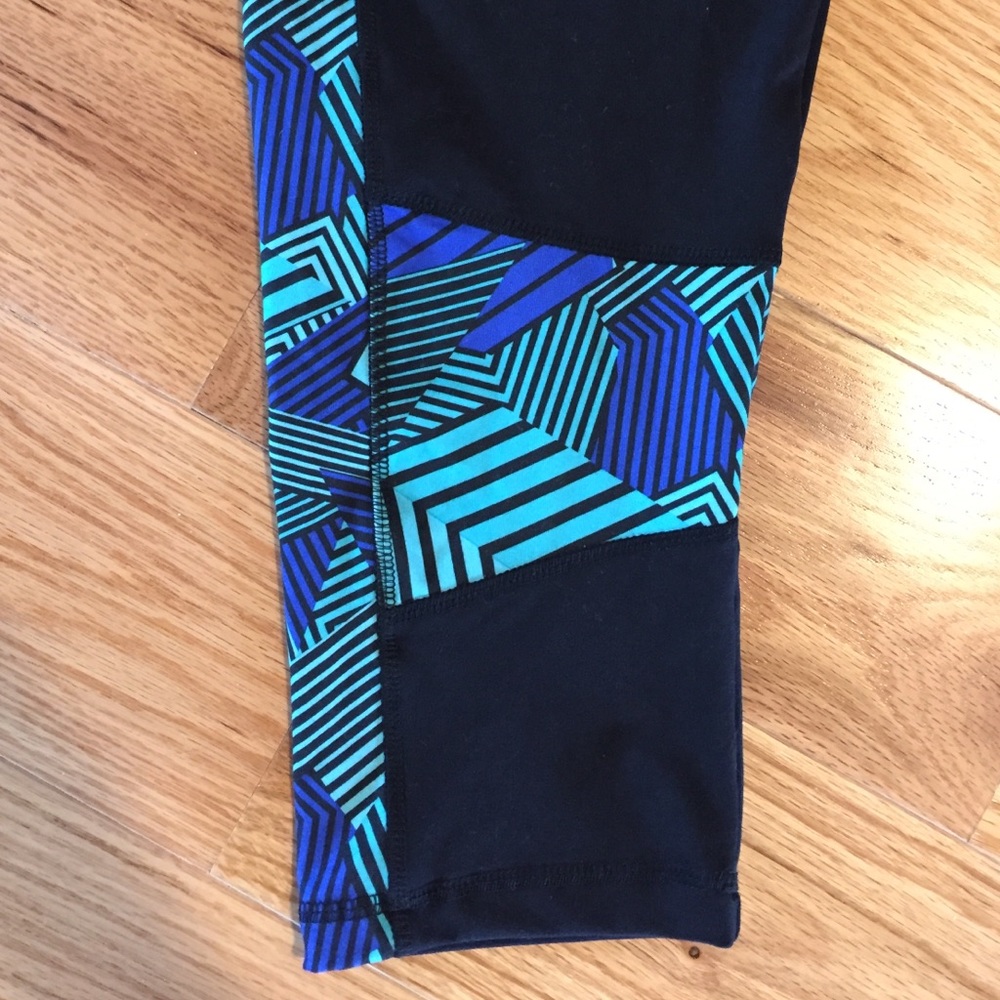 NWT workout crops - Picture 2 of 5