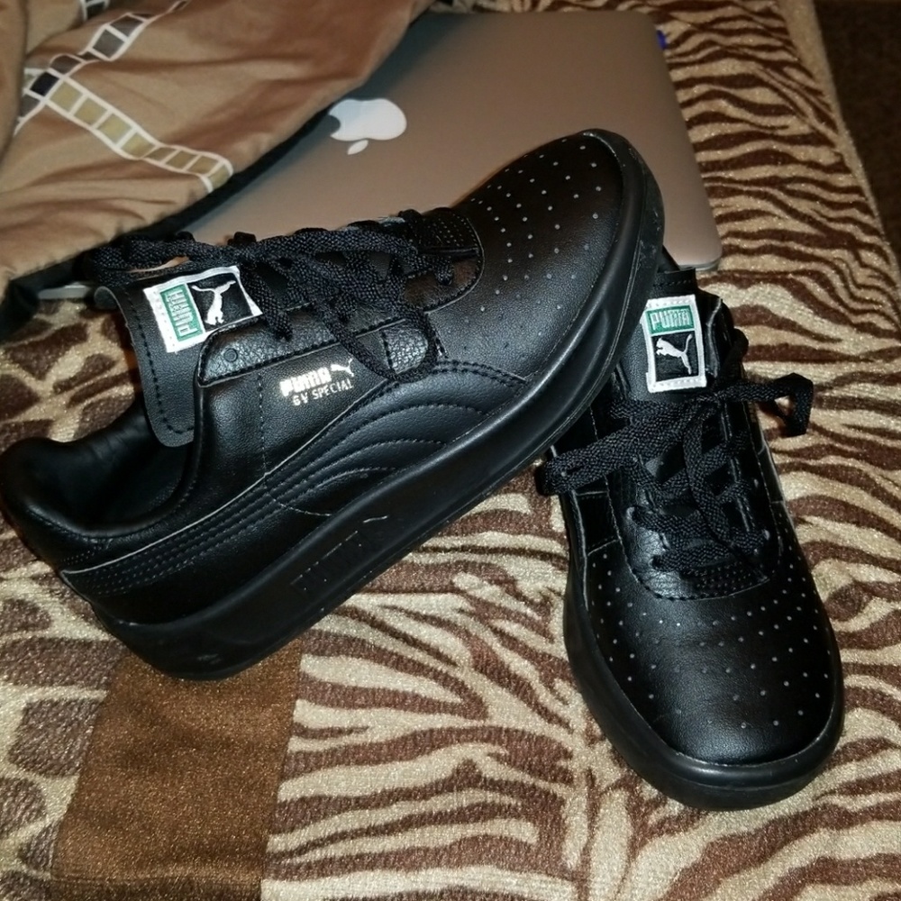 Boys girls Unisex Puma Shoes Like New!!!