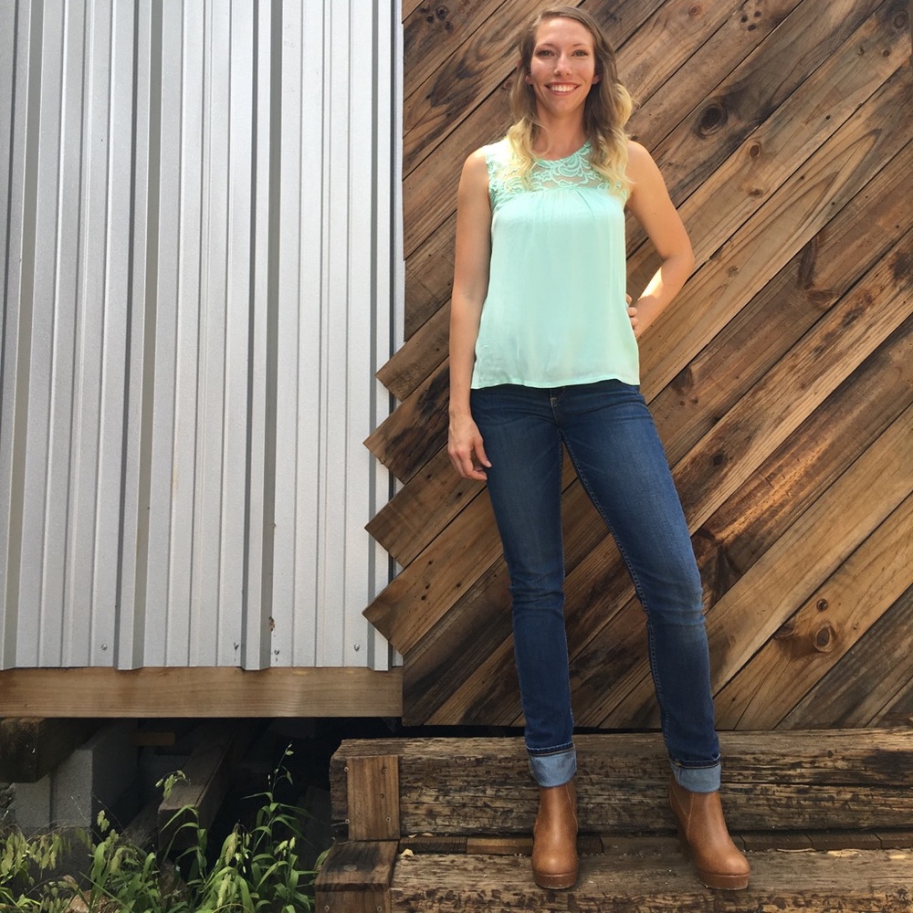 Teal lace tank