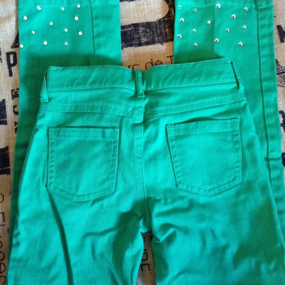 NWOT, Gymboree Jean w Jewels/Bow Details. Green, 8 - Picture 2 of 4
