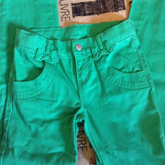 NWOT, Gymboree Jean w Jewels/Bow Details. Green, 8 - Picture 3 of 4