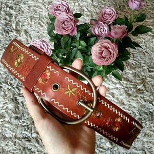 Gorgeous leather embroidered belt