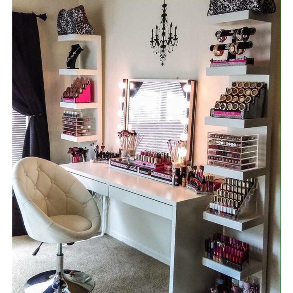 Meet your Posher, Victoria