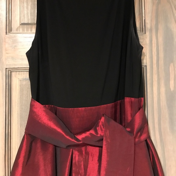 Red shimmer dress - Picture 3 of 5