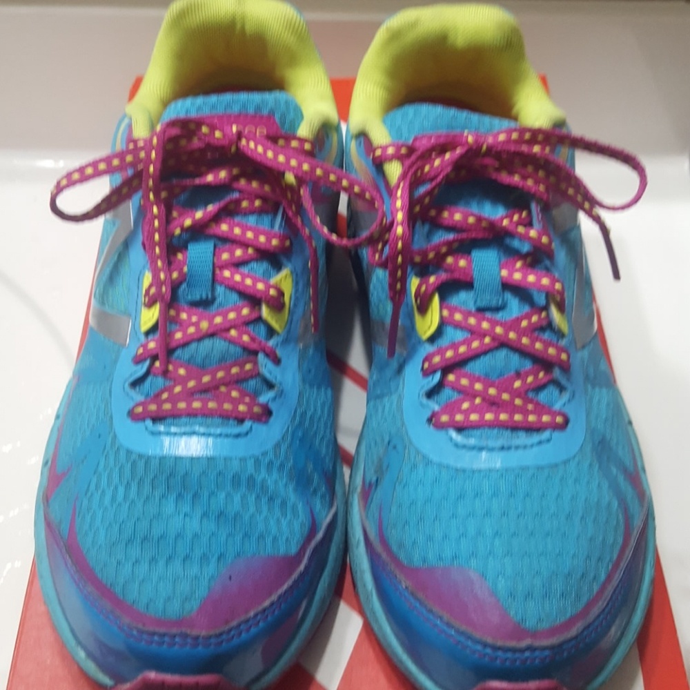 New Balance sneakers 880v4 .. Excellent condition