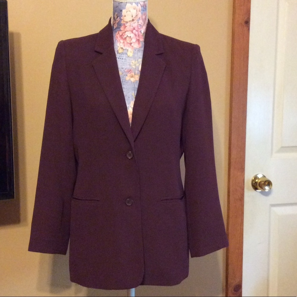 Beautiful burgundy blazer
