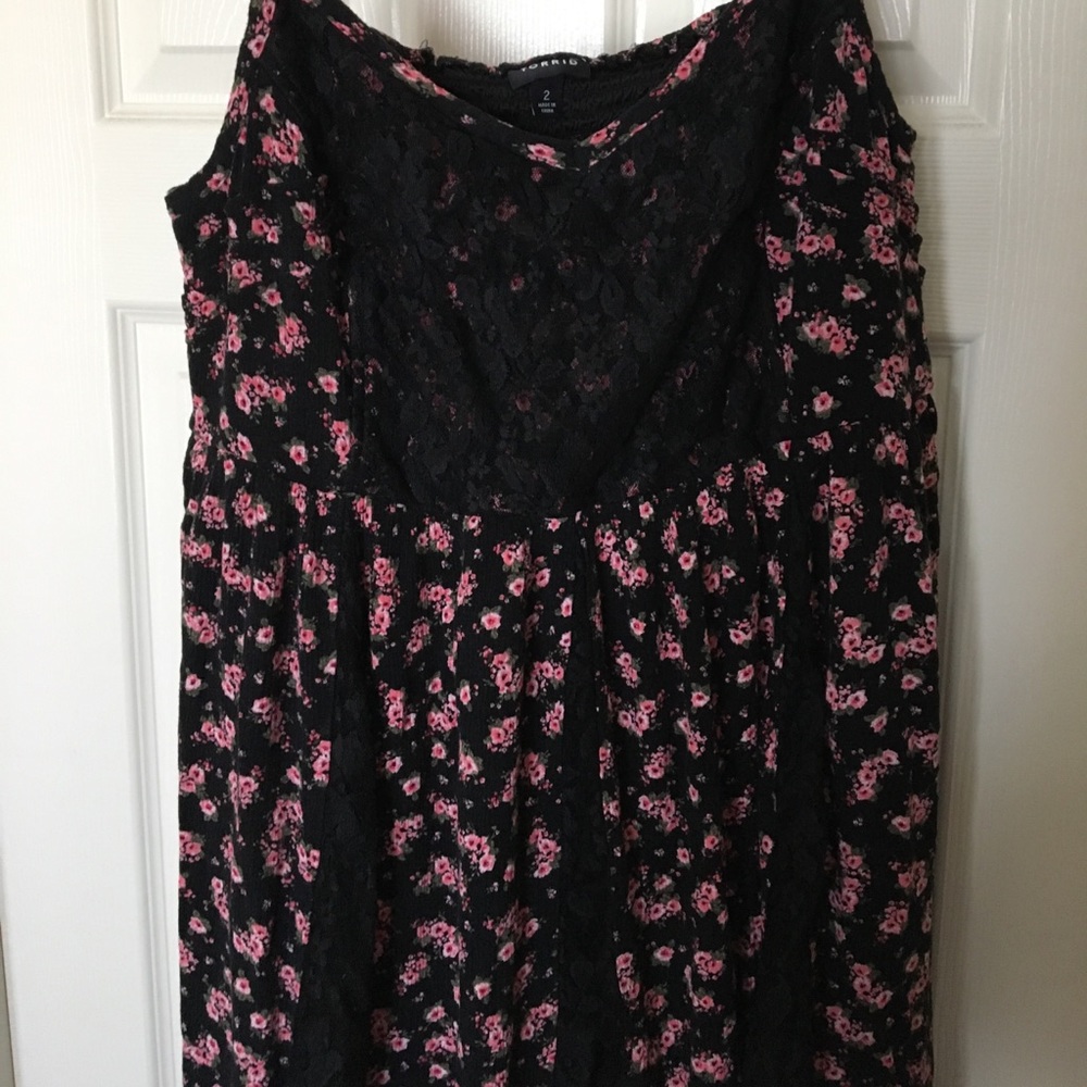 Dress - Picture 2 of 3