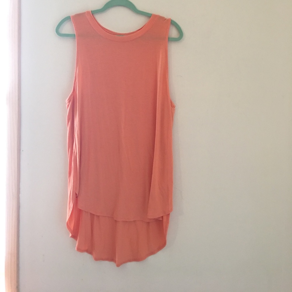 Pale orange high-low tank
