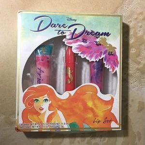 BNIB LE Ariel "Kiss the Girl" lip set Disney