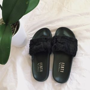 rihanna's fenty puma slides ✨