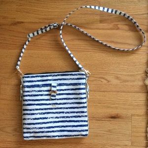 Scout cross body bag