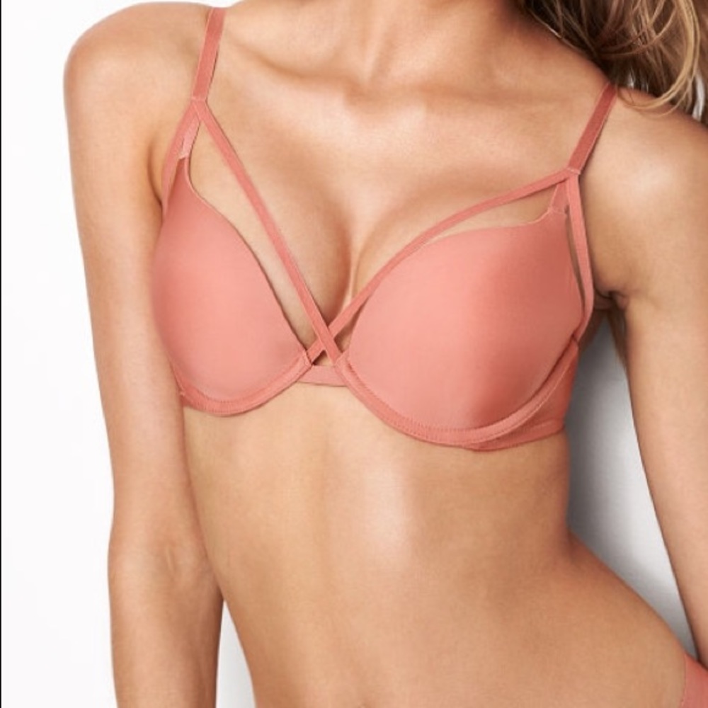 VICTORIA'S SECRET PUSH UP BRA