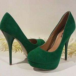 Green Platform Pumps
