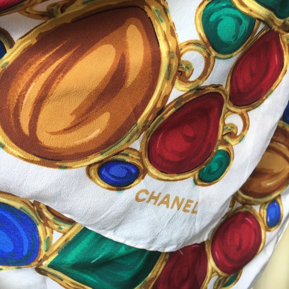 Chanel scarf - Picture 2 of 4
