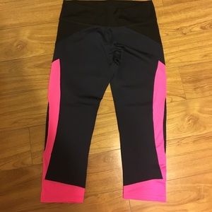 NWT, Ellie Capri Workout Pant