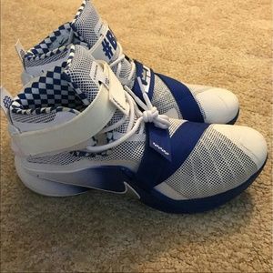 NIKE LEBRON SOLDIER 9 KENTUCKY PE