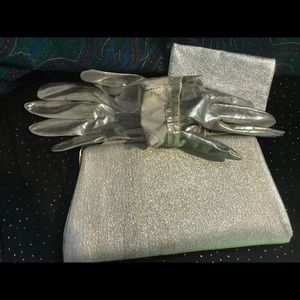 ⭐️Vintage 3 piece silver gloves, clutch, bag⭐️