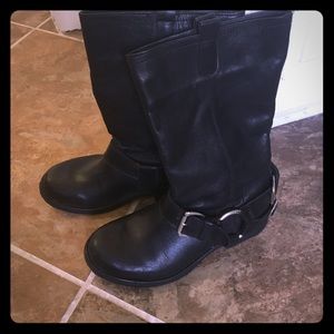 Leather motorcycle boots