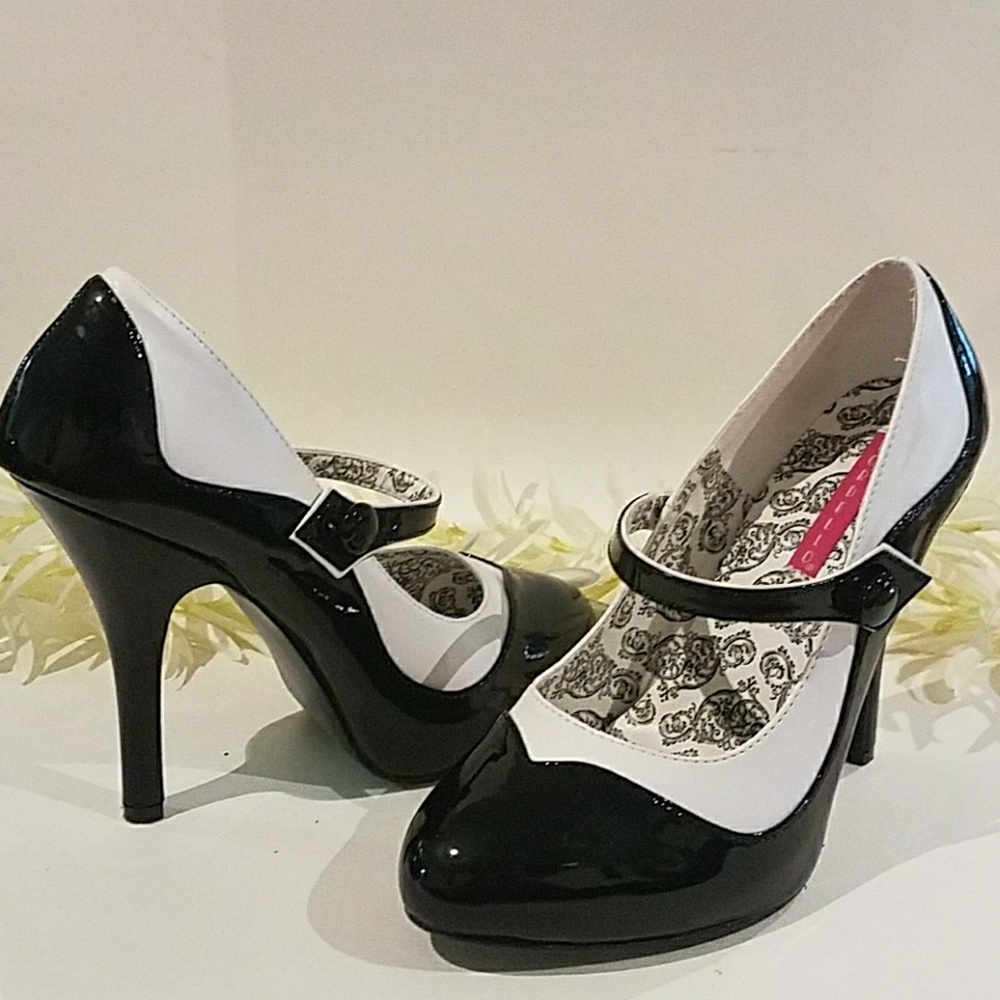 Black and White Mary Jane Pumps