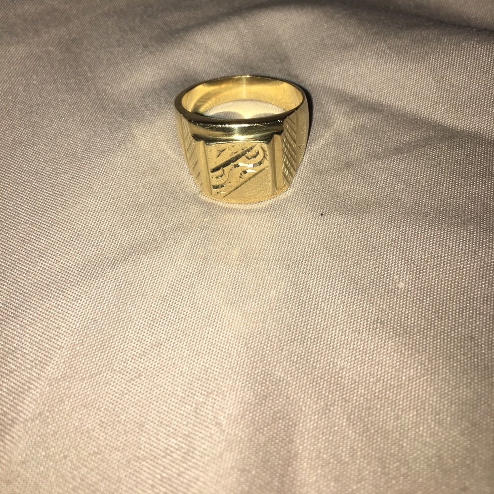 Macy's Male Gold Ring !