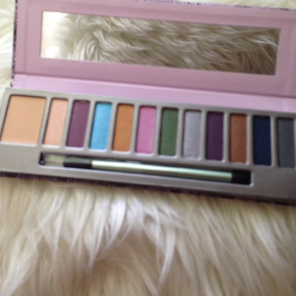 CityChick I Love Color Shadow Palette - Picture 3 of 8