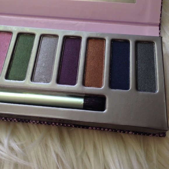 CityChick I Love Color Shadow Palette - Picture 6 of 8