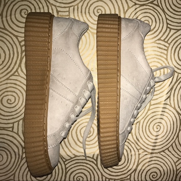 Indigo Rd. Cray Sneaker Taupe w/ 1" platform BNWOT - Picture 4 of 7