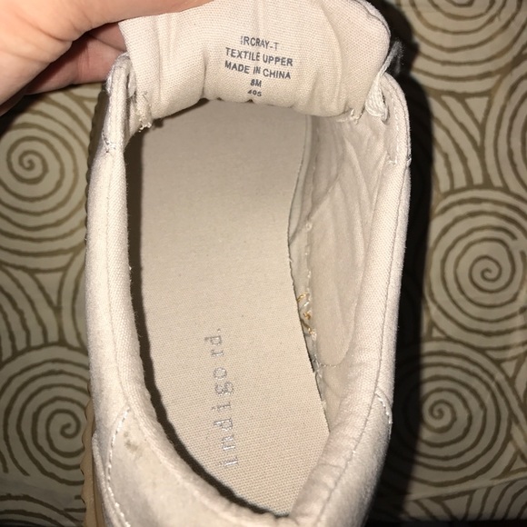 Indigo Rd. Cray Sneaker Taupe w/ 1" platform BNWOT - Picture 6 of 7