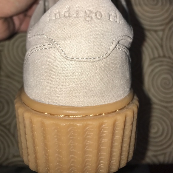 Indigo Rd. Cray Sneaker Taupe w/ 1" platform BNWOT - Picture 7 of 7