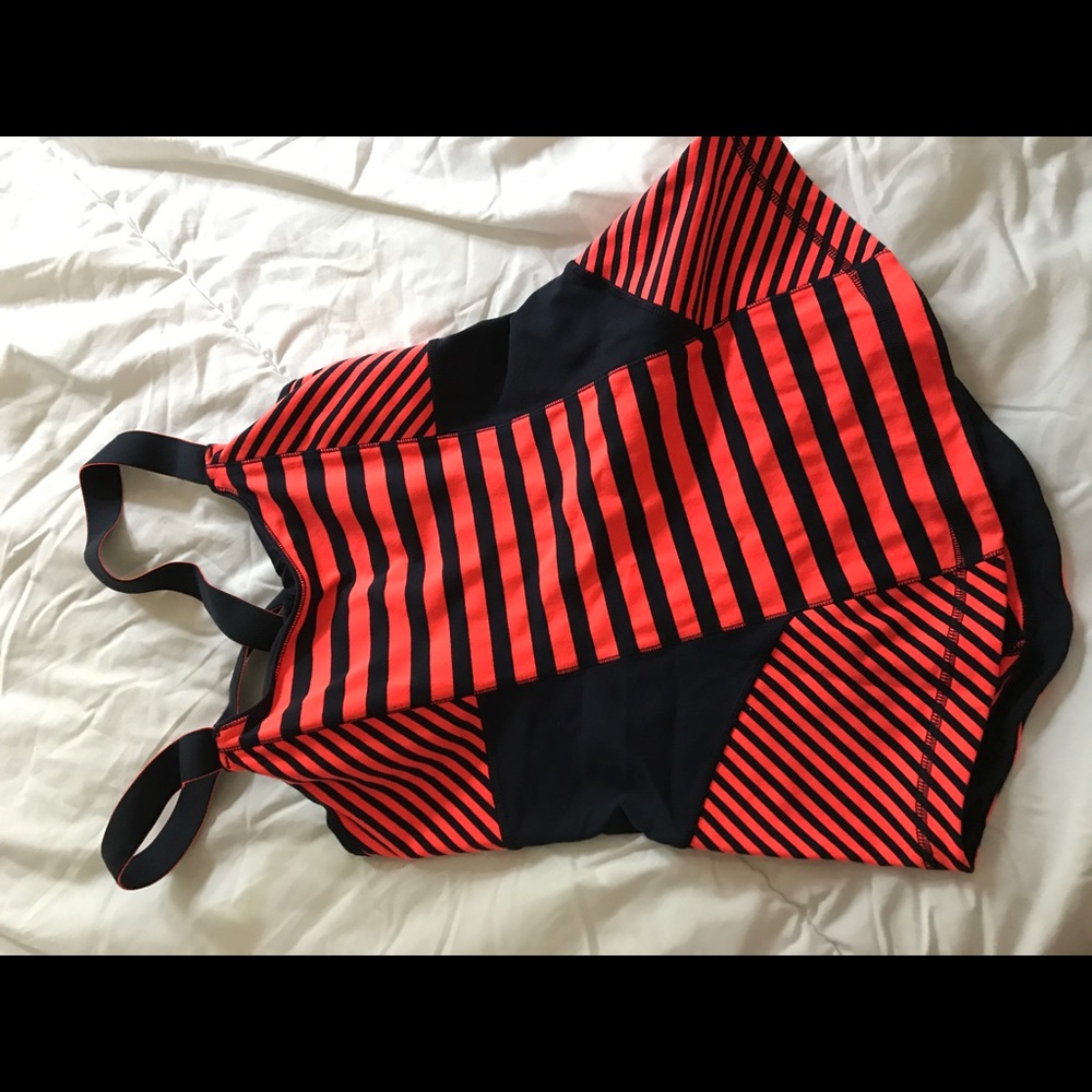 Lululemon top - Picture 4 of 4