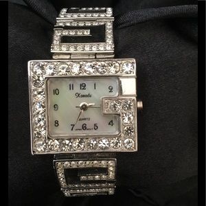 Xanadu Rhinestone "Gucci" looking Watch w/clasp