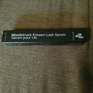 Younique Esteem Lash Serum