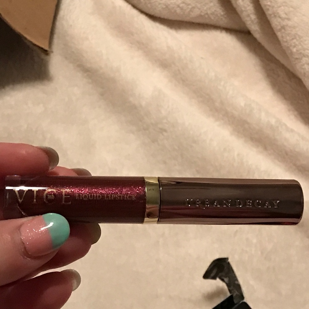 Urban Decay Liquid Lipstick - Picture 6 of 8