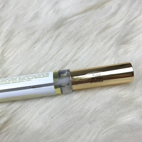 Oops Remover Lipsense - Picture 4 of 5