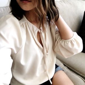 Romantic Blouse With Tie Strings